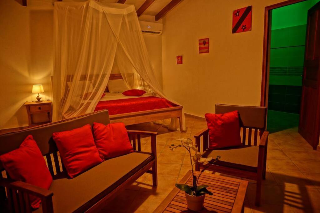 Ti Coin Relax Bungalow Vue Mer Piscine Privee Saint-Francois  Luaran gambar