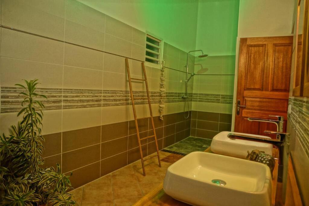 Ti Coin Relax Bungalow Vue Mer Piscine Privee Saint-Francois  Luaran gambar